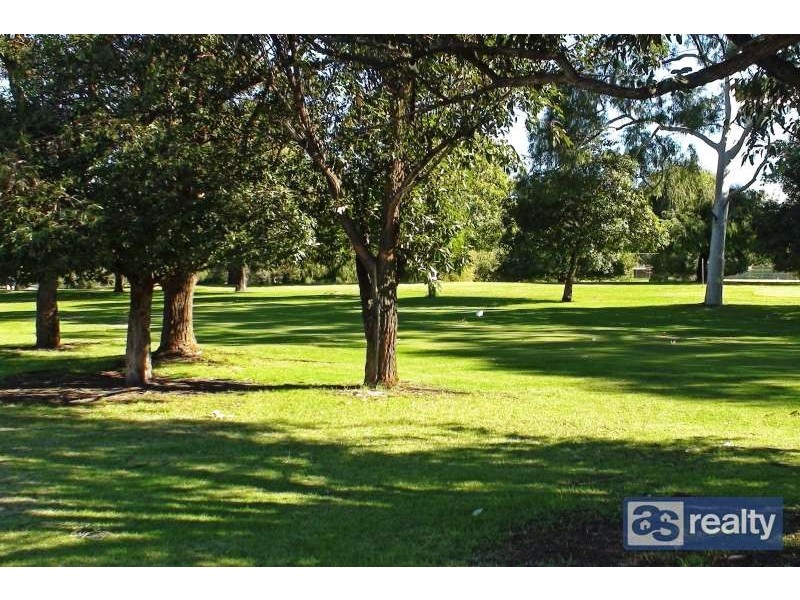 4 Mallion Street, Embleton WA 6062