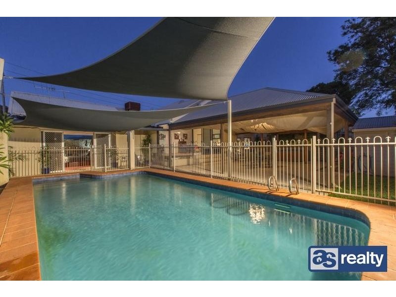 32 Sanderson Street, Embleton WA 6062