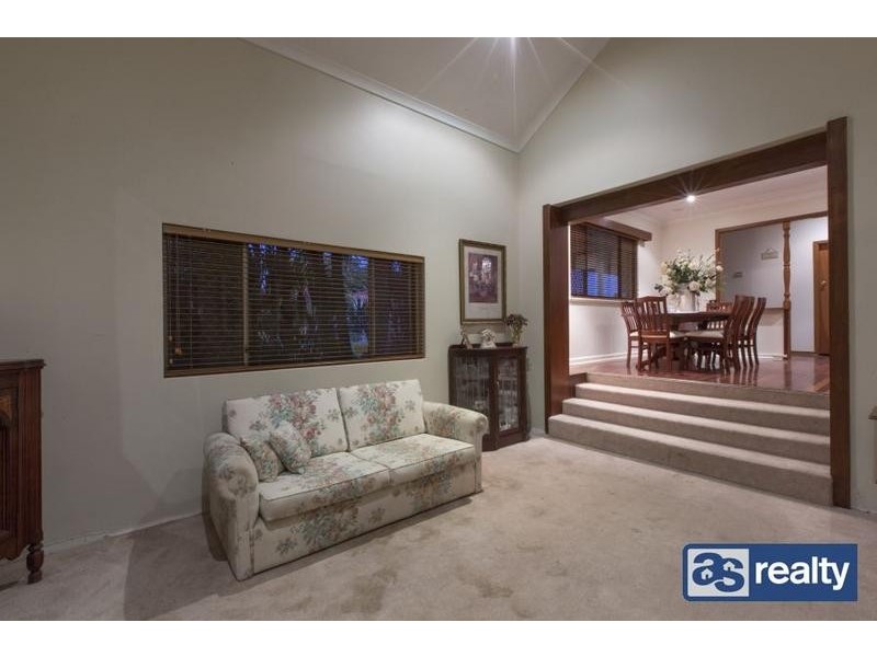 32 Sanderson Street, Embleton WA 6062