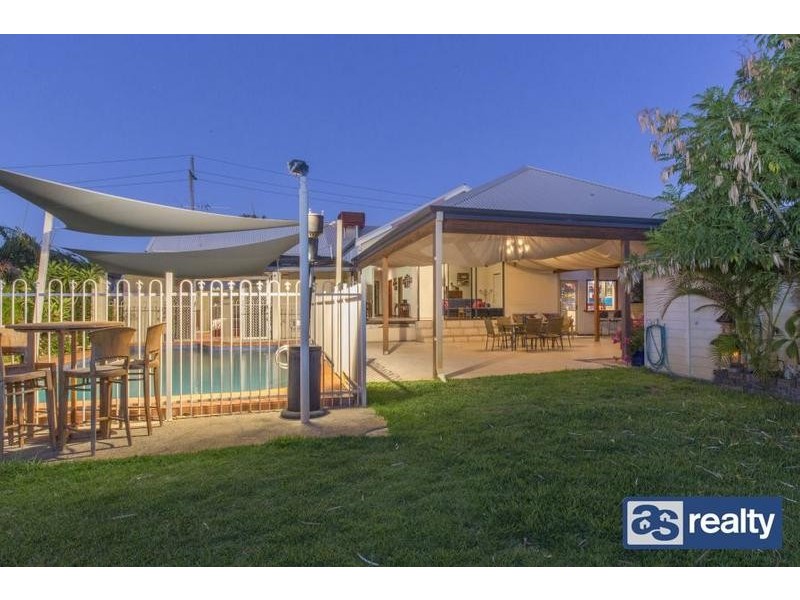32 Sanderson Street, Embleton WA 6062