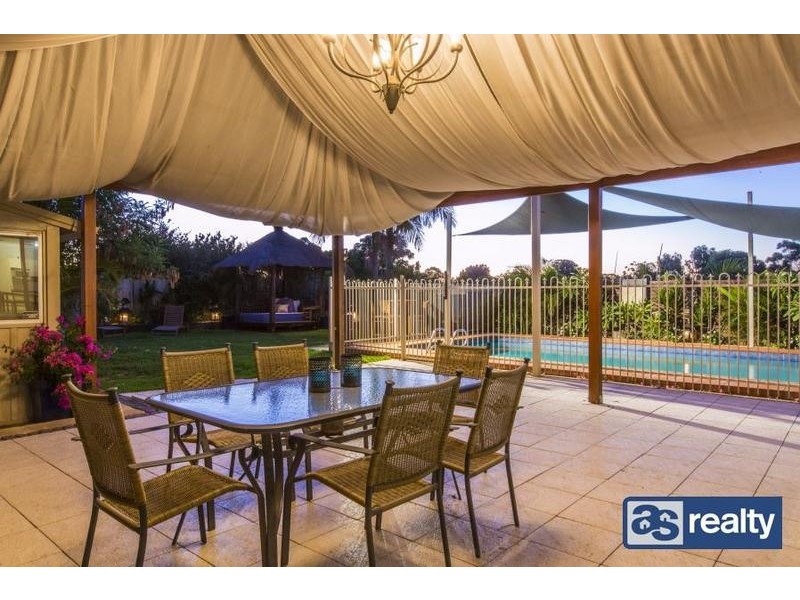 32 Sanderson Street, Embleton WA 6062