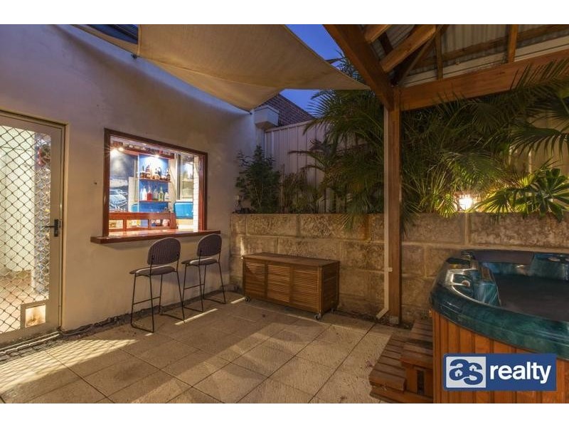 32 Sanderson Street, Embleton WA 6062