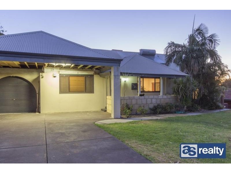 32 Sanderson Street, Embleton WA 6062
