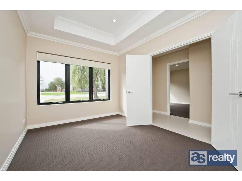 39 A Clavering Road, Bayswater WA 6053