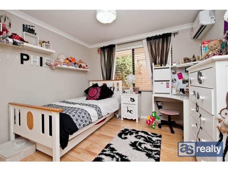 10 Sanderson Street, Embleton WA 6062