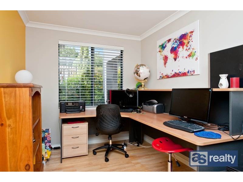 10 Sanderson Street, Embleton WA 6062