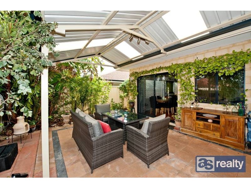 10 Sanderson Street, Embleton WA 6062