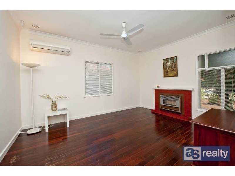 9 Priestley Street, Embleton WA 6062