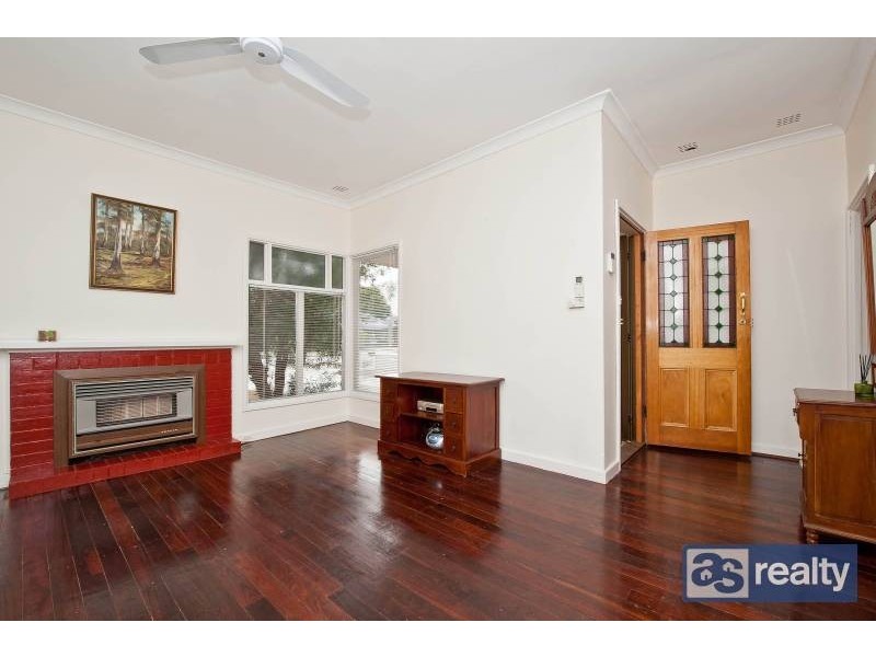 9 Priestley Street, Embleton WA 6062