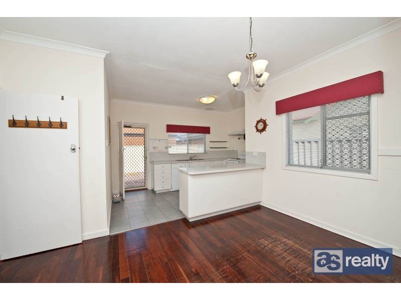 9 Priestley Street, Embleton WA 6062