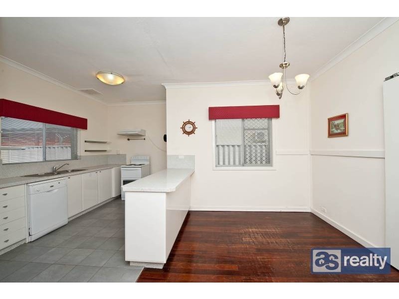 9 Priestley Street, Embleton WA 6062