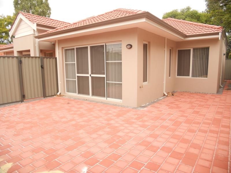 16 Priestley Street, Embleton WA 6062