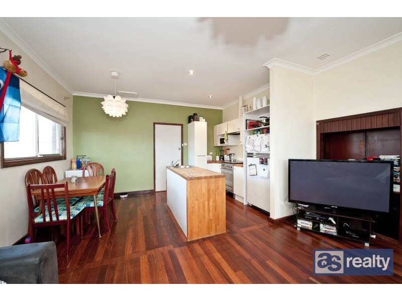 18 Parsons Street, Embleton WA 6062