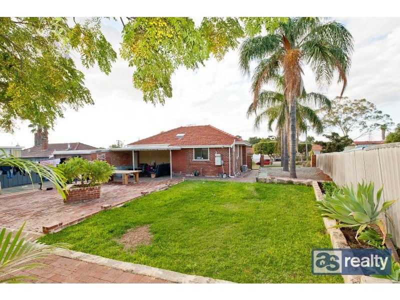 18 Parsons Street, Embleton WA 6062