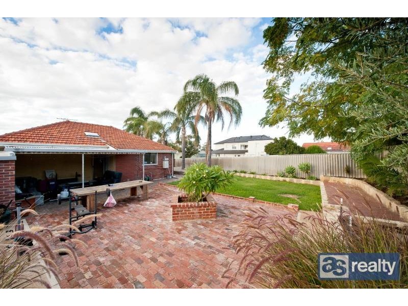 18 Parsons Street, Embleton WA 6062