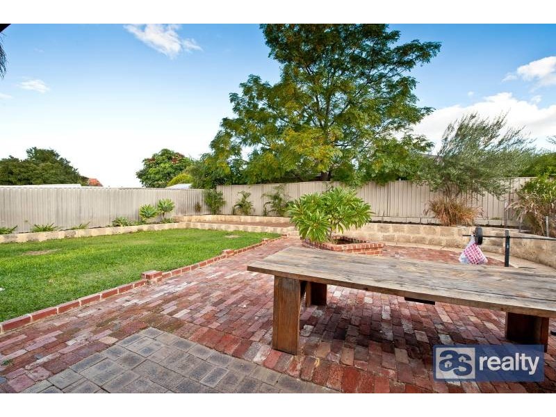 18 Parsons Street, Embleton WA 6062