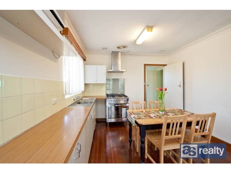 26 Cumberland Way, Bassendean WA 6054