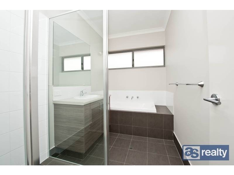 A/17 Sanderson Street, Embleton WA 6062