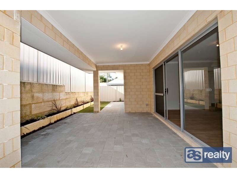 A/17 Sanderson Street, Embleton WA 6062