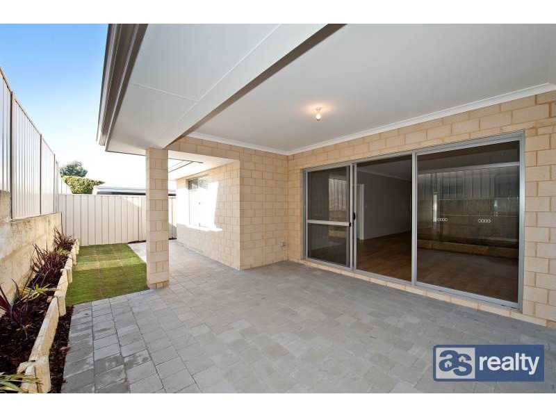 A/17 Sanderson Street, Embleton WA 6062