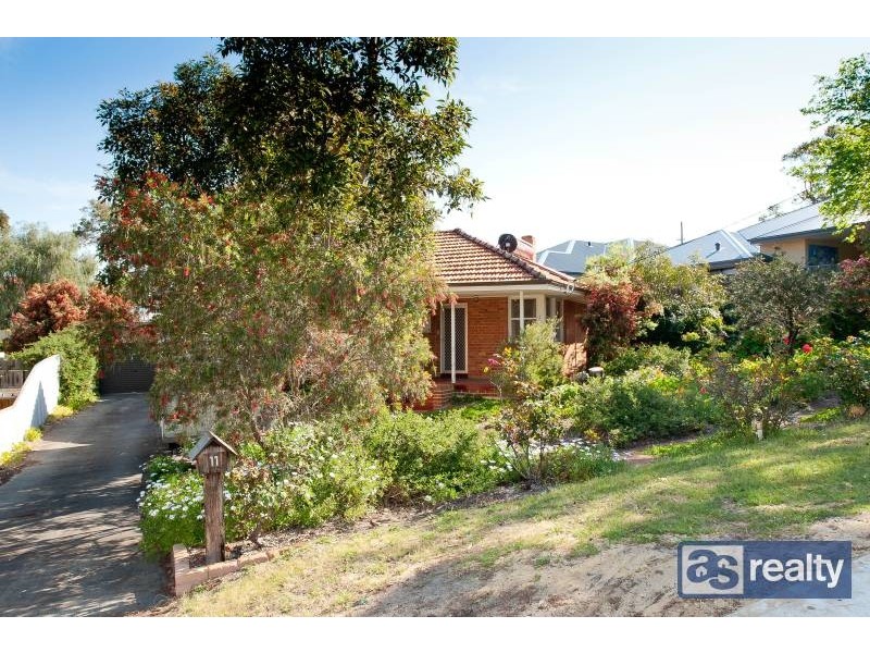 11 Grant Street, Embleton WA 6062