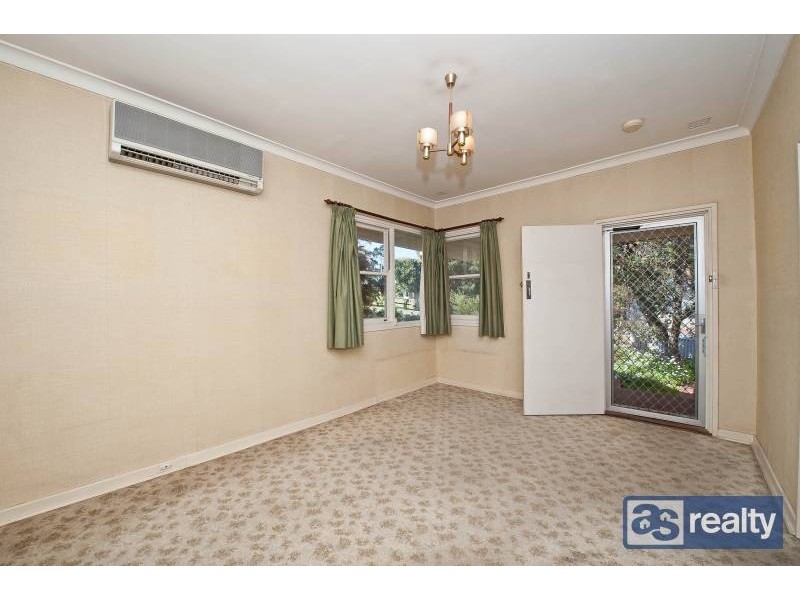 11 Grant Street, Embleton WA 6062