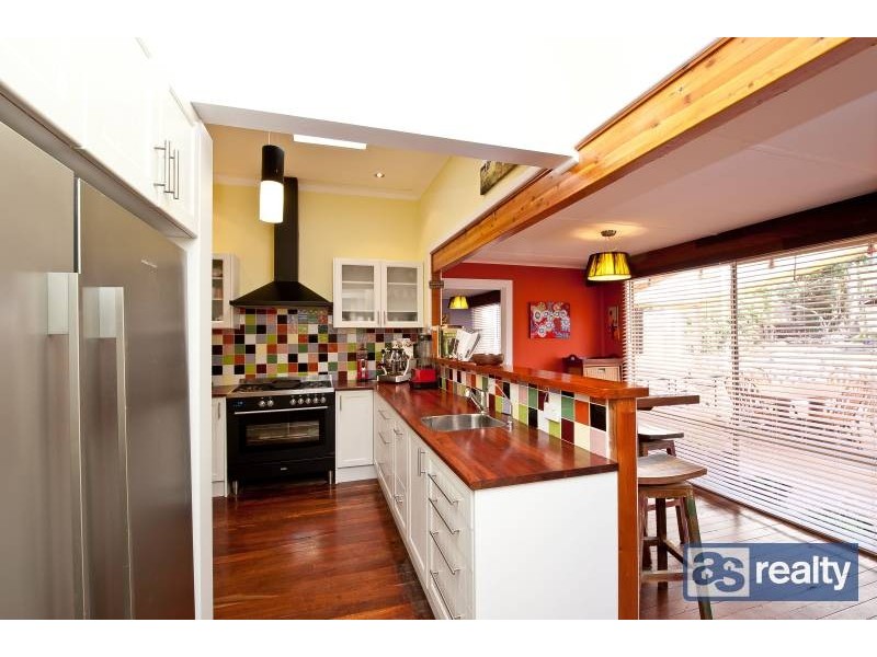 11 Aughton Street, Bayswater WA 6053