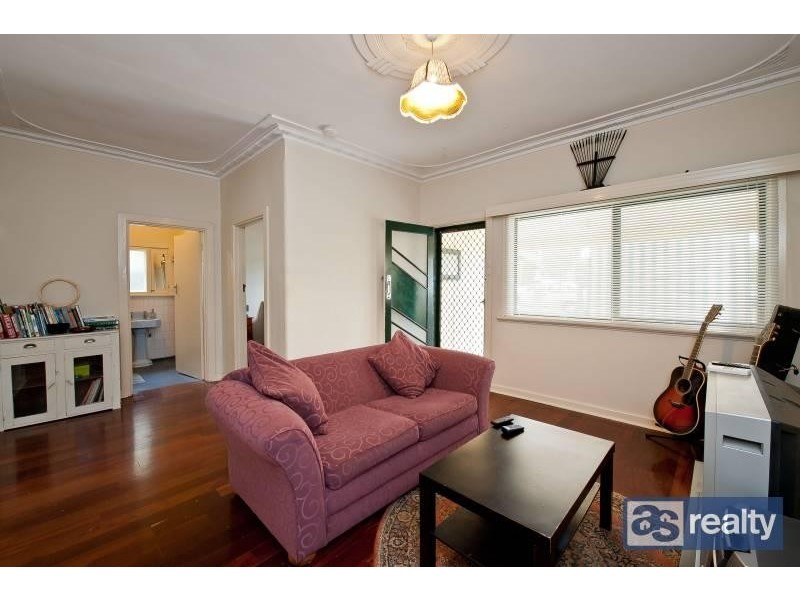 33 Hamilton St, Bayswater WA 6053