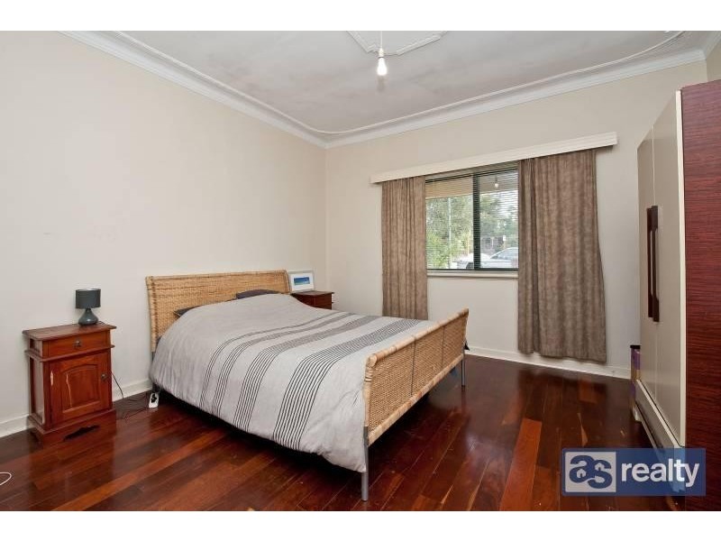 33 Hamilton St, Bayswater WA 6053