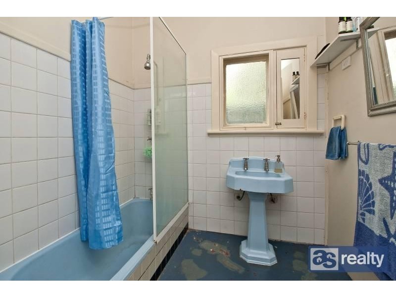 33 Hamilton St, Bayswater WA 6053