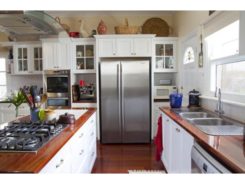 11 Cantlebury Road, Bayswater WA 6053