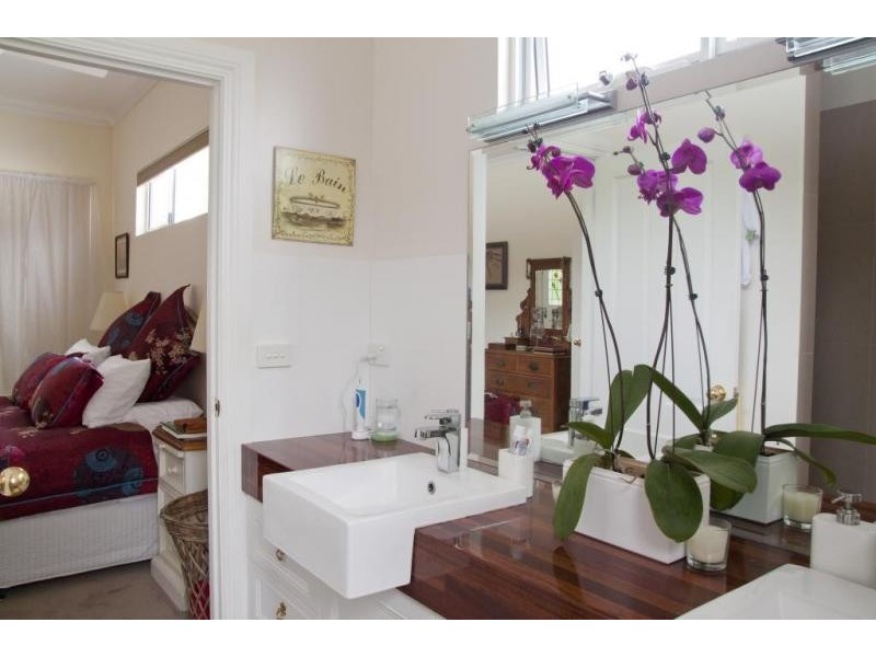 11 Cantlebury Road, Bayswater WA 6053