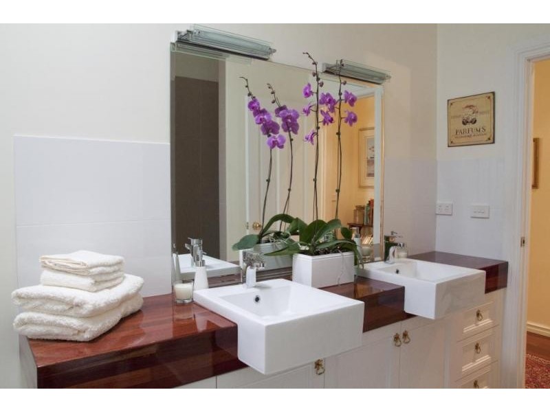 11 Cantlebury Road, Bayswater WA 6053