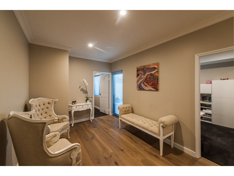 18 Grey Street, Bayswater WA 6053