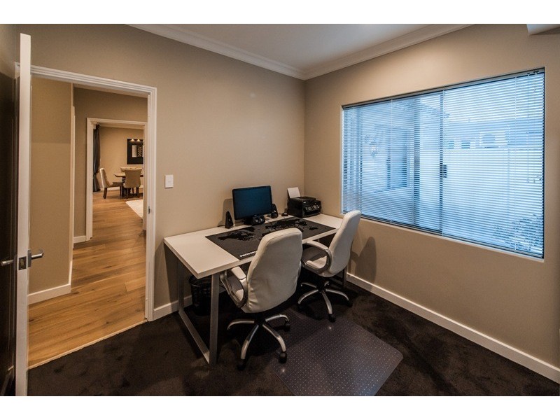 18 Grey Street, Bayswater WA 6053