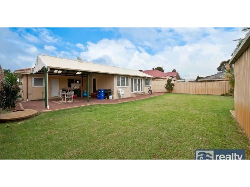 16 Gatton Way, Embleton WA 6062