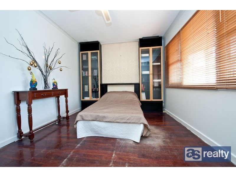 8 Towning Street, Embleton WA 6062