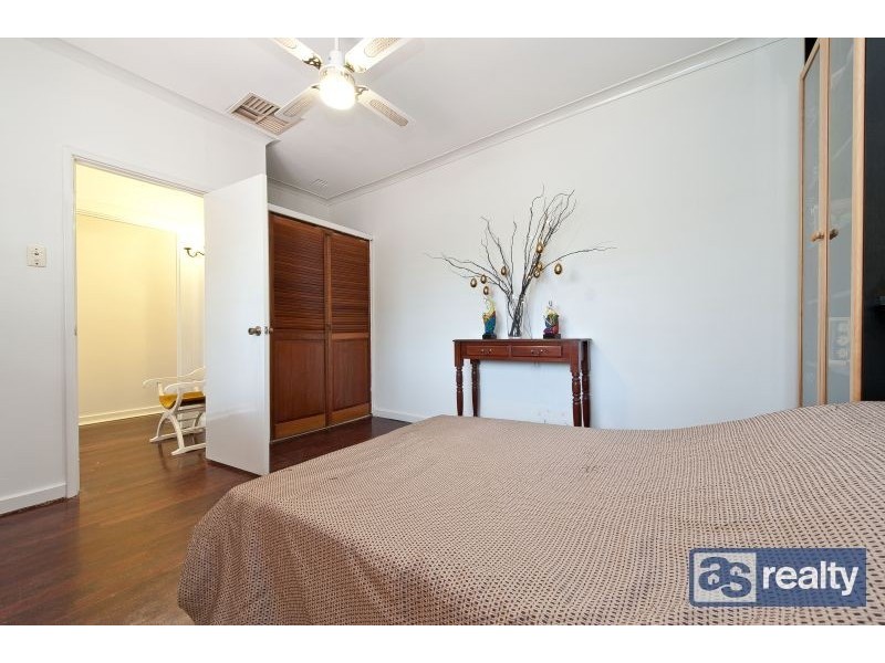 8 Towning Street, Embleton WA 6062