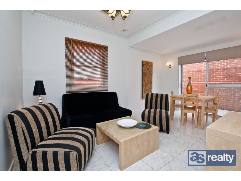 8 Towning Street, Embleton WA 6062