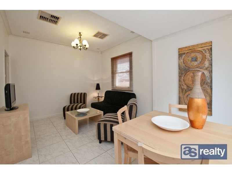 8 Towning Street, Embleton WA 6062