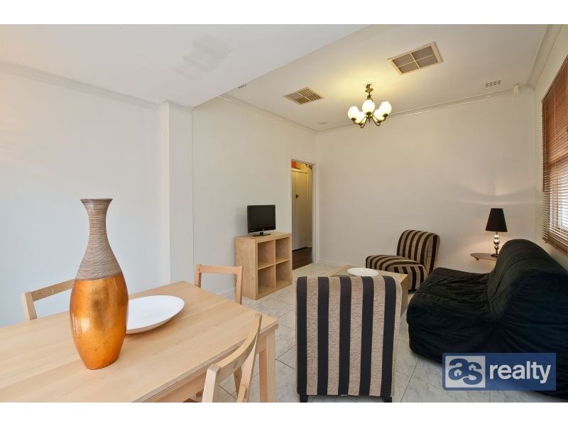 8 Towning Street, Embleton WA 6062