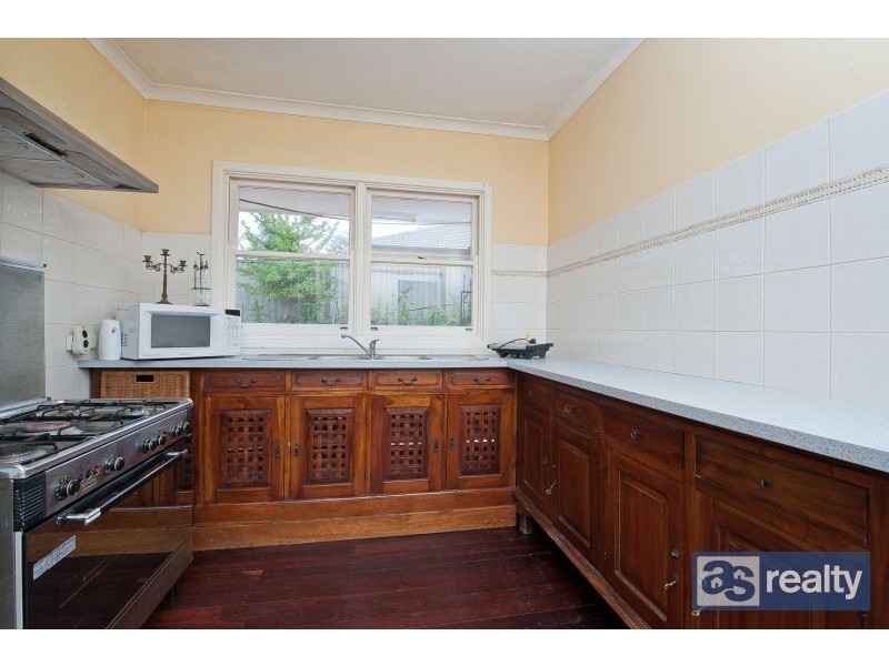 8 Towning Street, Embleton WA 6062