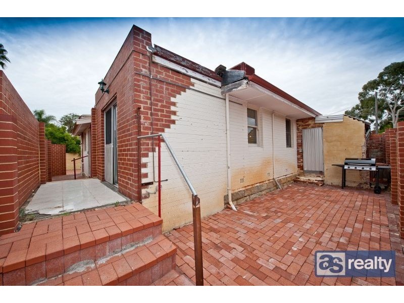 8 Towning Street, Embleton WA 6062