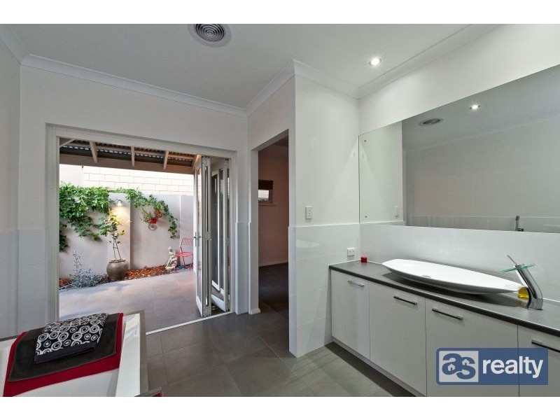 A/71 Katanning Street, Bayswater WA 6053