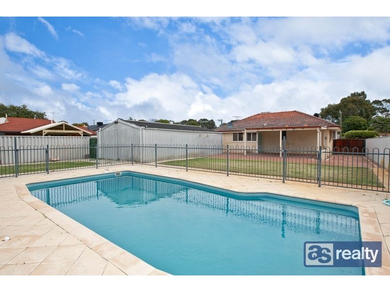 13 Priestley Street, Embleton WA 6062