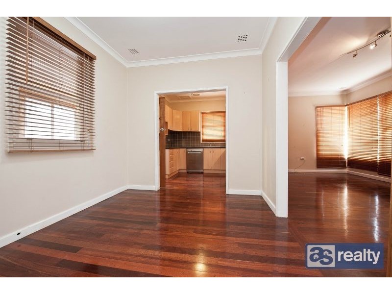 13 Priestley Street, Embleton WA 6062