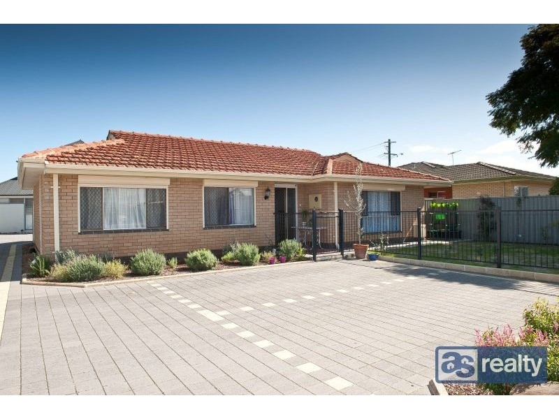 41 Embleton Ave, Embleton WA 6062