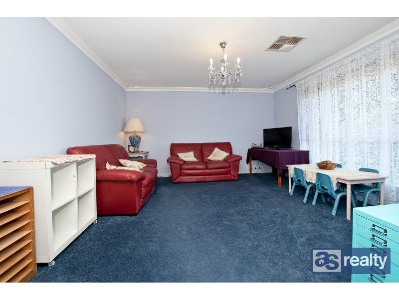 41 Embleton Ave, Embleton WA 6062