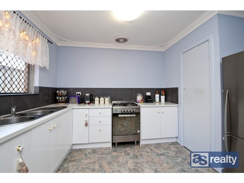 41 Embleton Ave, Embleton WA 6062