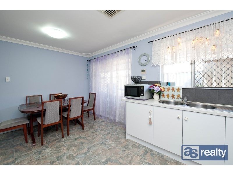 41 Embleton Ave, Embleton WA 6062